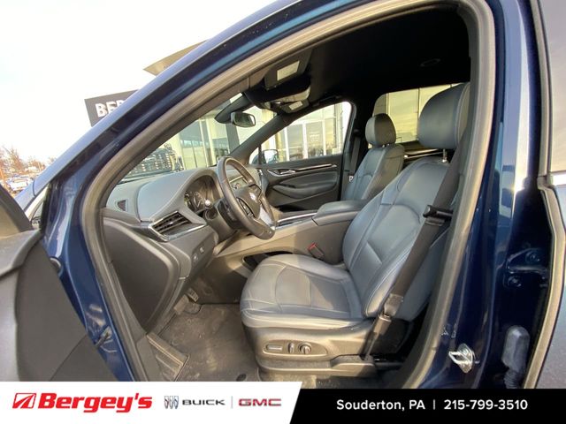 2023 Buick Enclave Essence photo 3
