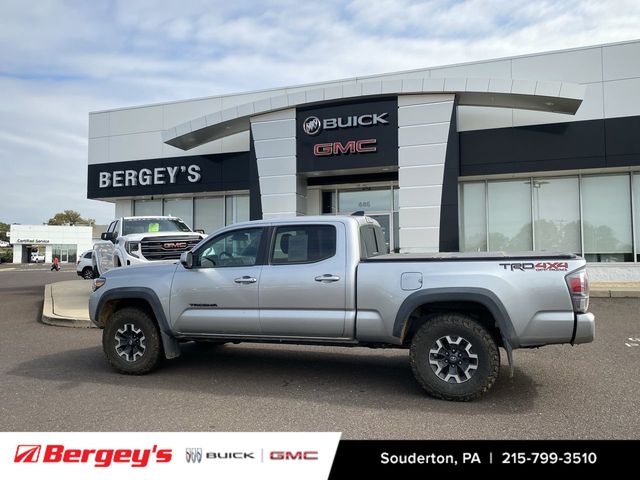 2023 Toyota Tacoma 4x4 SR5 photo 2