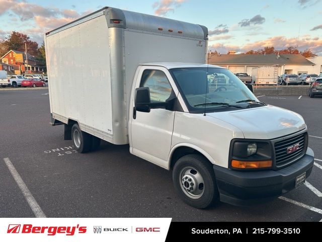 2017 Gmc Savana Cutaway 3500 Base photo 3