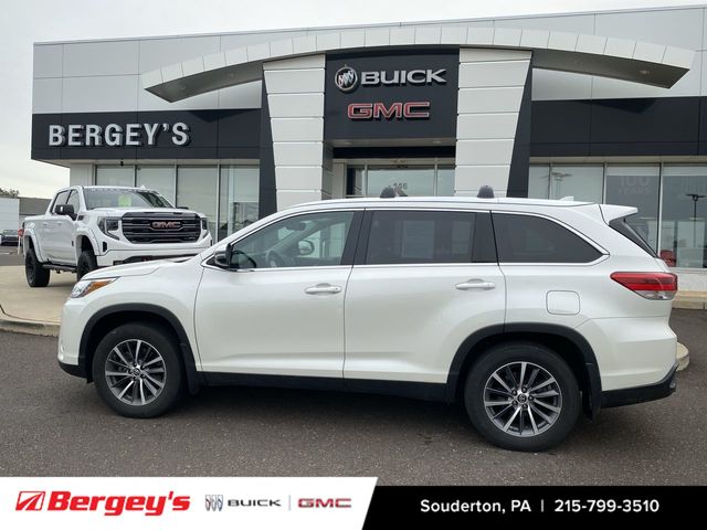 2019 Toyota Highlander XLE photo 2
