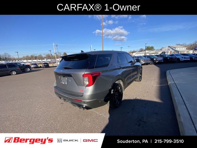 2022 Ford Explorer ST photo 2