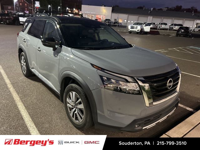 2022 Nissan Pathfinder SL photo 4