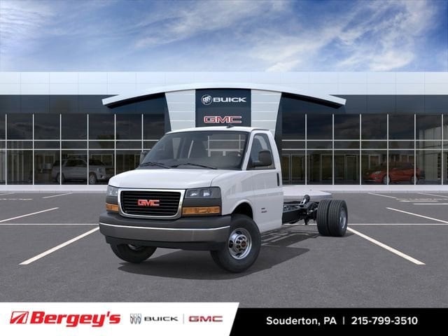 2026 GMC Savana 4500 177" WB's photo