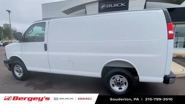 2025 GMC Savana Cargo Work Van - Photo 7