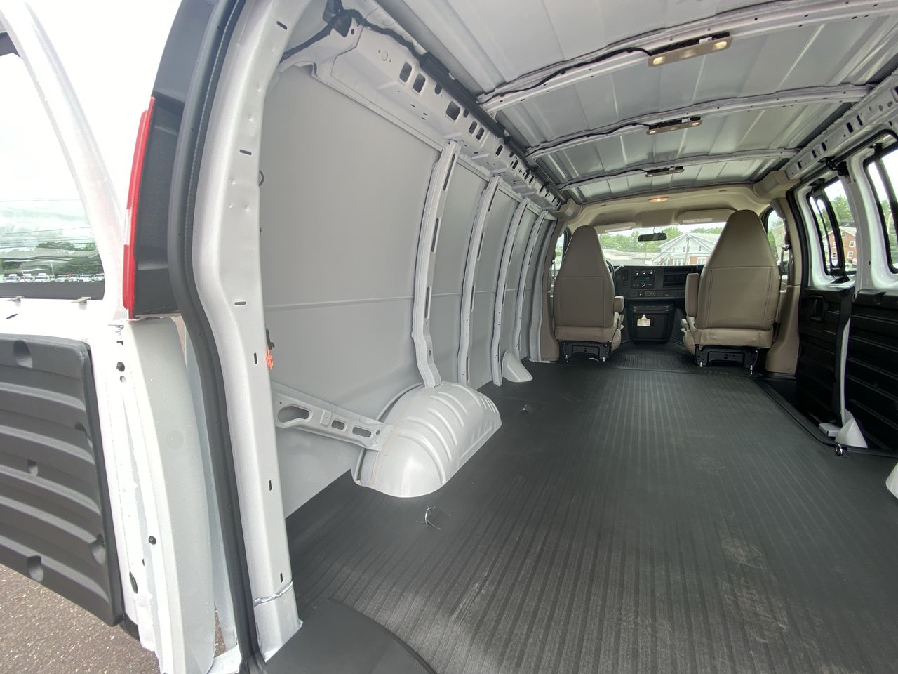 2025 GMC Savana Cargo Work Van - Photo 86