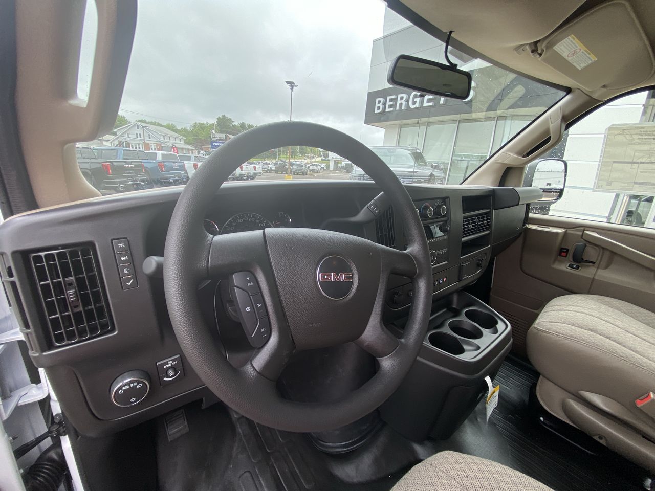 2025 GMC Savana Cargo Work Van - Photo 73
