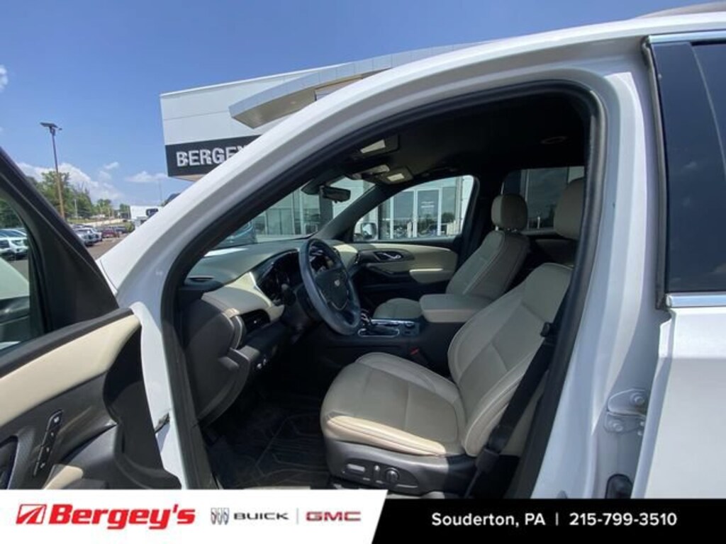 Used 2022 Chevrolet Traverse Premier SUV