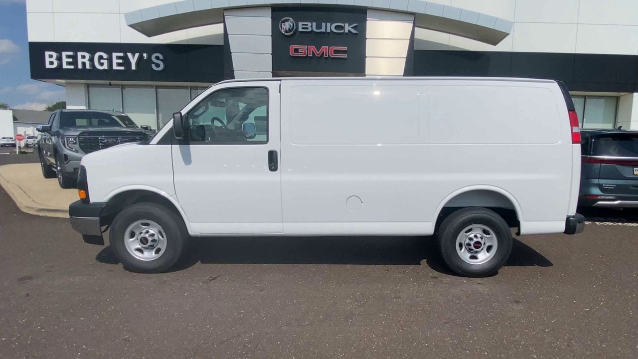 2025 GMC Savana Cargo Work Van - Photo 70