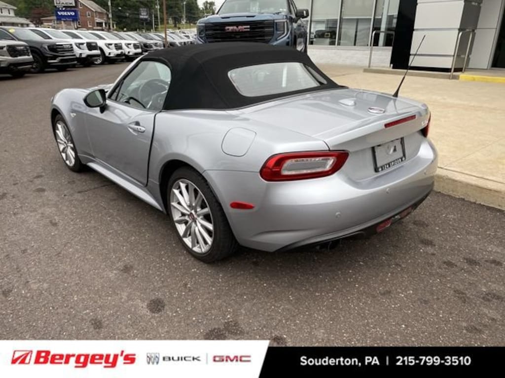 Used 2018 FIAT 124 Spider Lusso