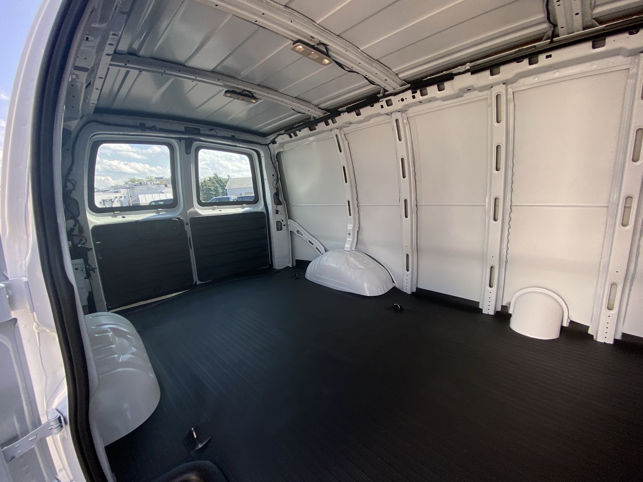 2025 GMC Savana Cargo Work Van - Photo 87