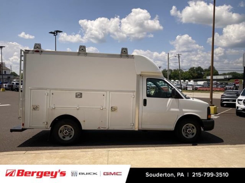 Used 2015 GMC Savana Cutaway 3500 Base Cutaway Van