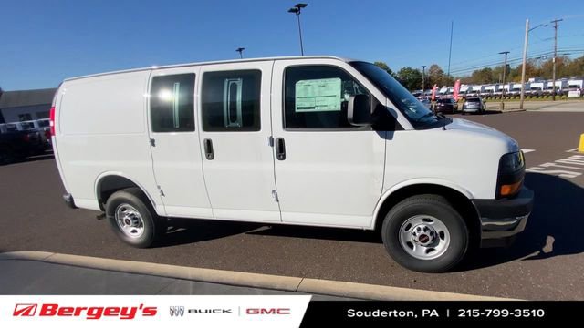 2025 GMC Savana Cargo Work Van - Photo 10