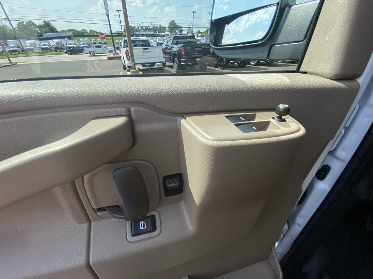 2025 GMC Savana Cargo Work Van - Photo 89