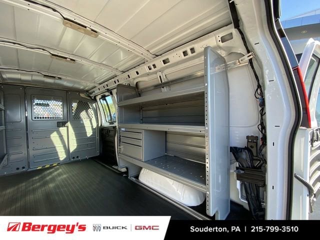 2025 GMC Savana Cargo Work Van - Photo 29