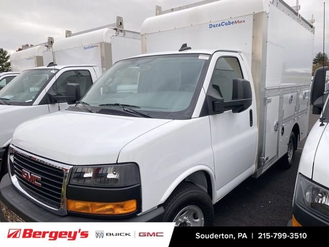 2025 GMC Savana LT's photo