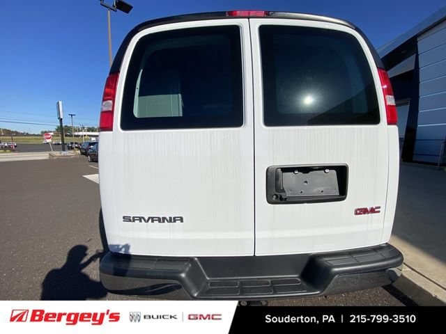 2025 GMC Savana Cargo Work Van - Photo 34