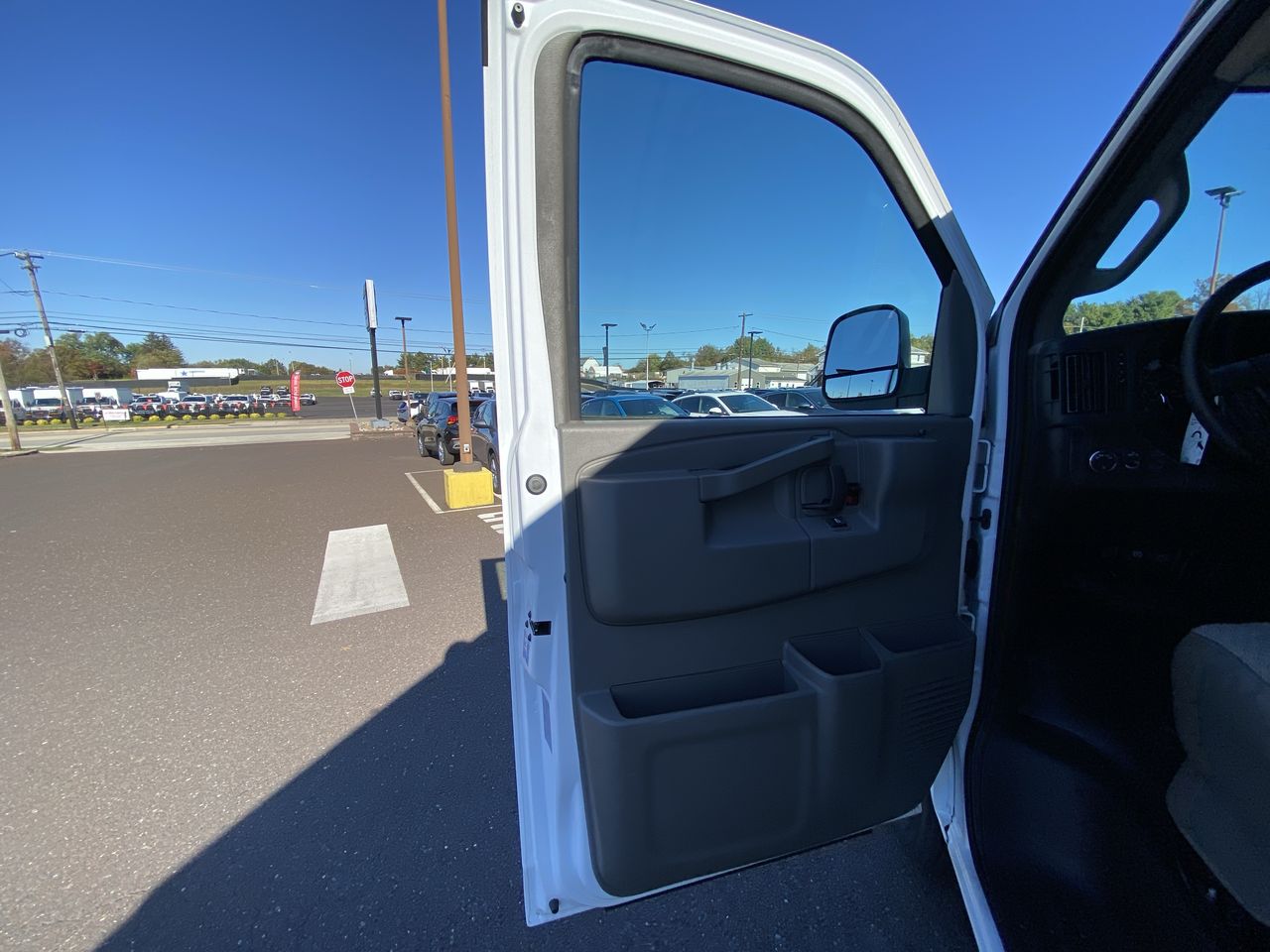 2025 GMC Savana Cargo Work Van - Photo 93
