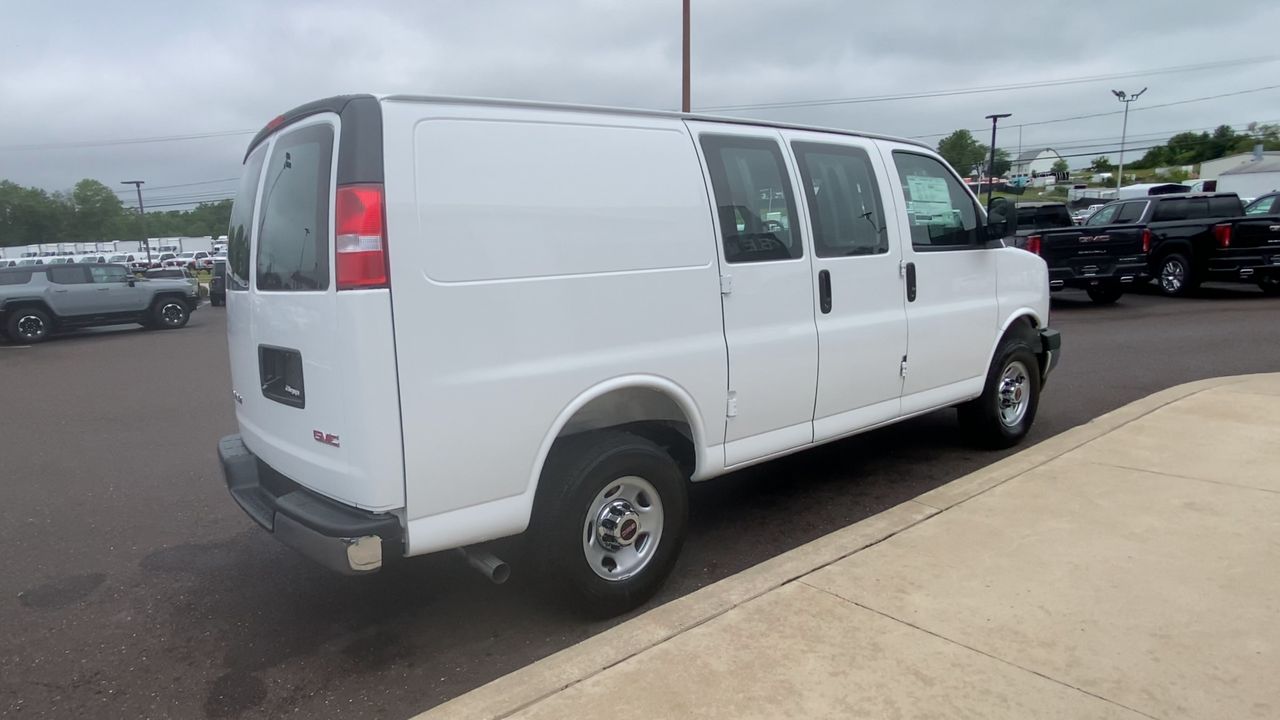 2025 GMC Savana Cargo Work Van - Photo 71