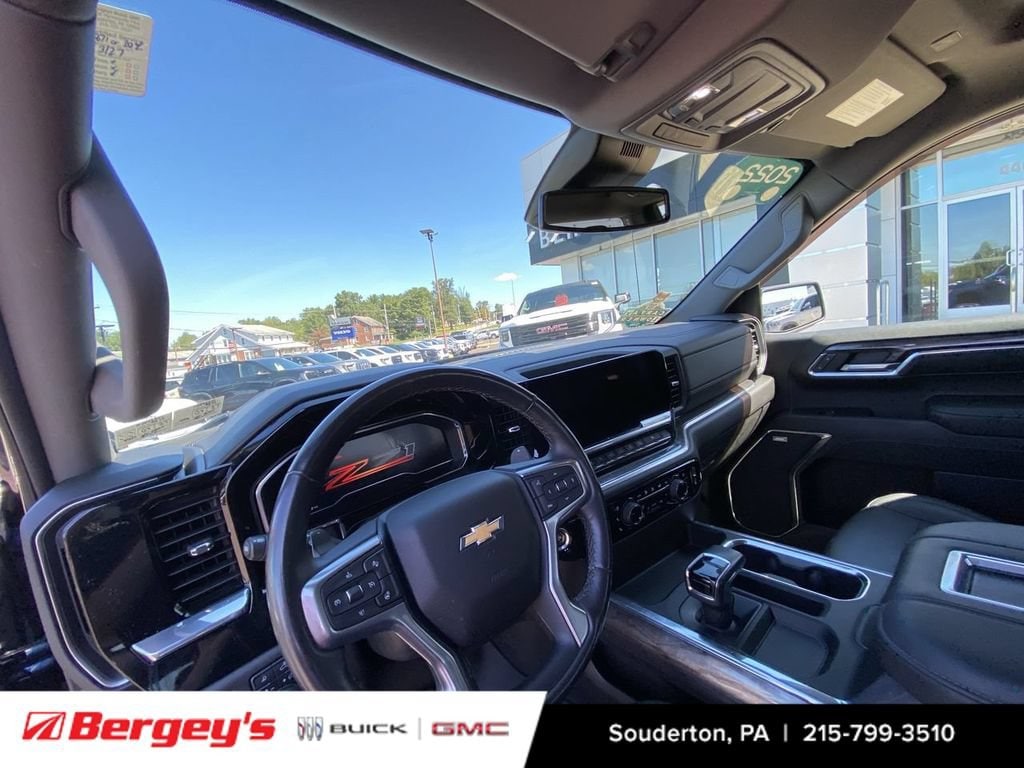 2022 Chevrolet Silverado 1500 LTZ - Photo 12