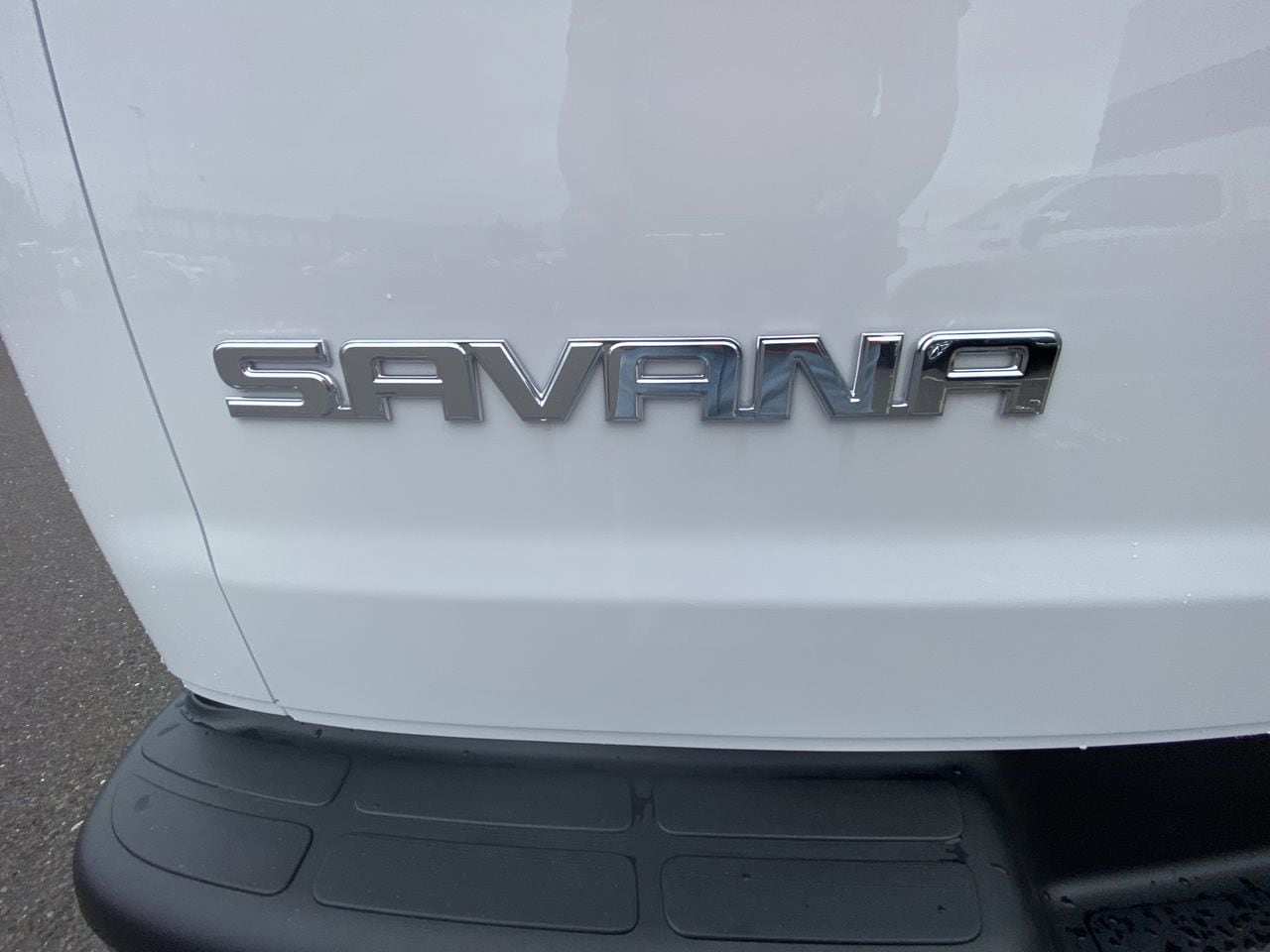 2025 GMC Savana Cargo Work Van - Photo 93