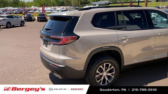 2026 GMC Acadia AT4 - Photo 9