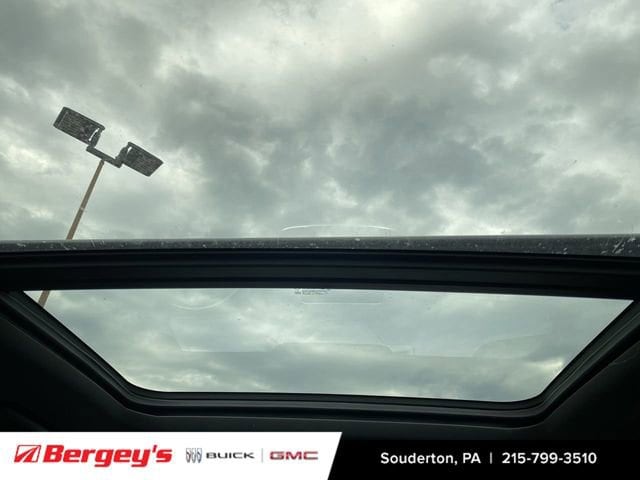 2023 GMC Yukon AT4 - Photo 21