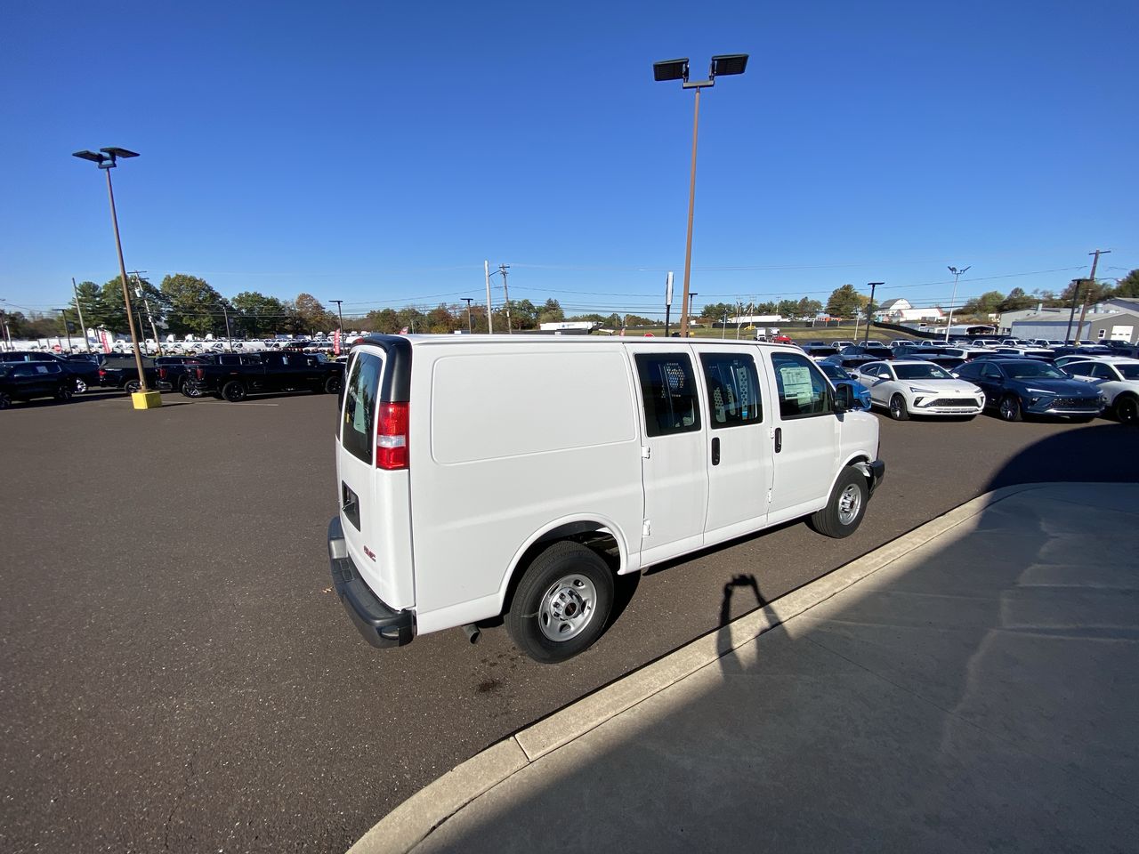 2025 GMC Savana Cargo Work Van - Photo 91