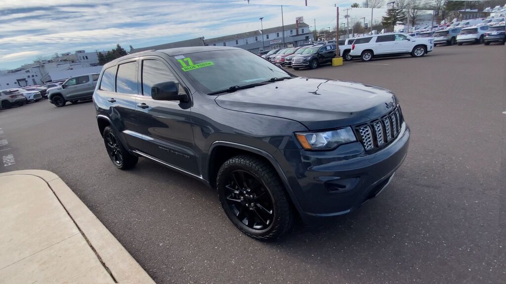 Used 2017 Jeep Grand Cherokee Altitude