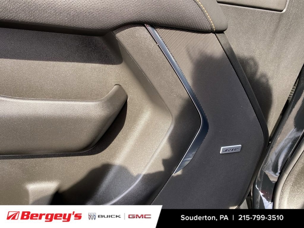2024 GMC Yukon AT4 - Photo 28