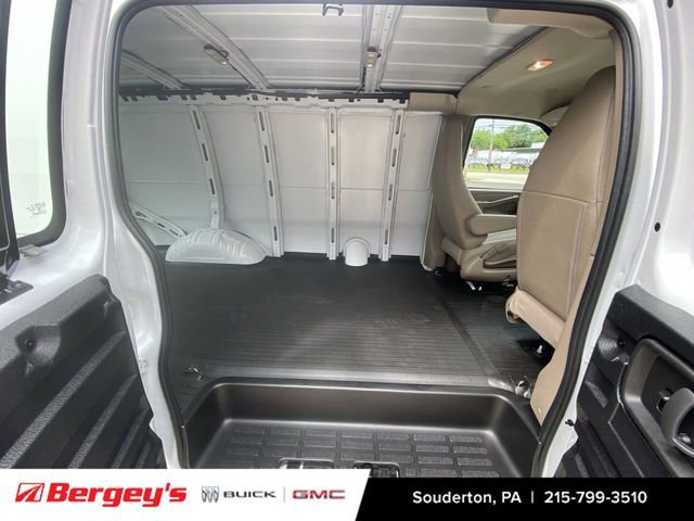 2025 GMC Savana Cargo Work Van - Photo 21