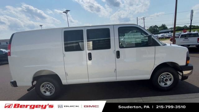 2025 GMC Savana Cargo Work Van - Photo 10