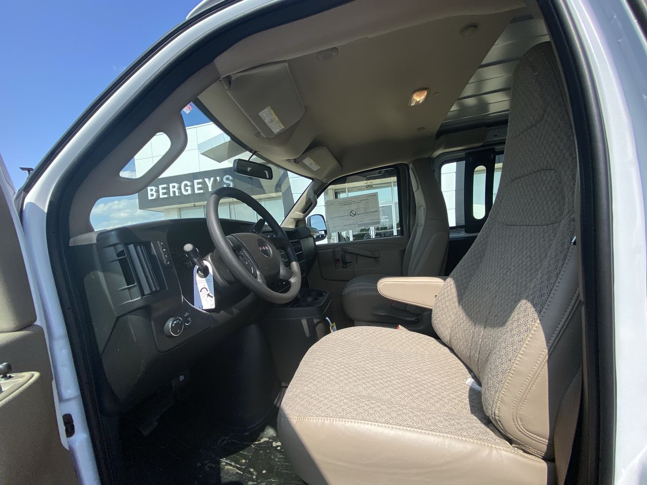 2025 GMC Savana Cargo Work Van - Photo 85