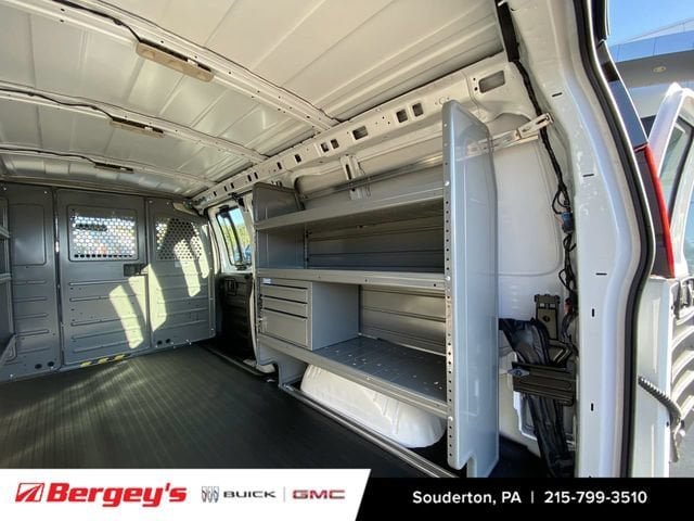 2025 GMC Savana Cargo Work Van - Photo 29