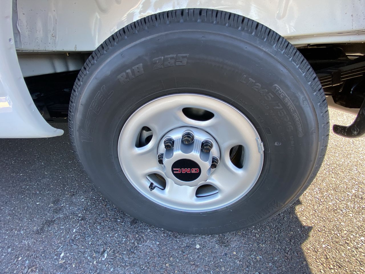 2025 GMC Savana Cargo Work Van - Photo 104