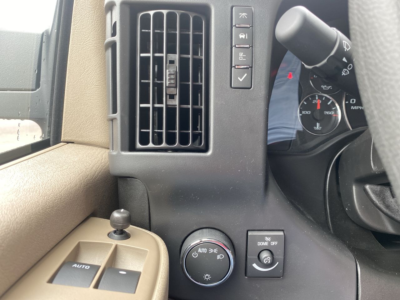 2025 GMC Savana Cargo Work Van - Photo 78
