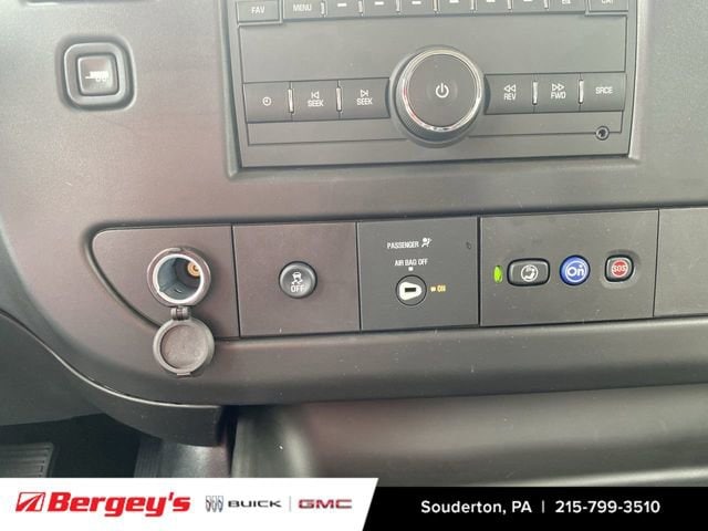 2025 GMC Savana Cargo Work Van - Photo 35