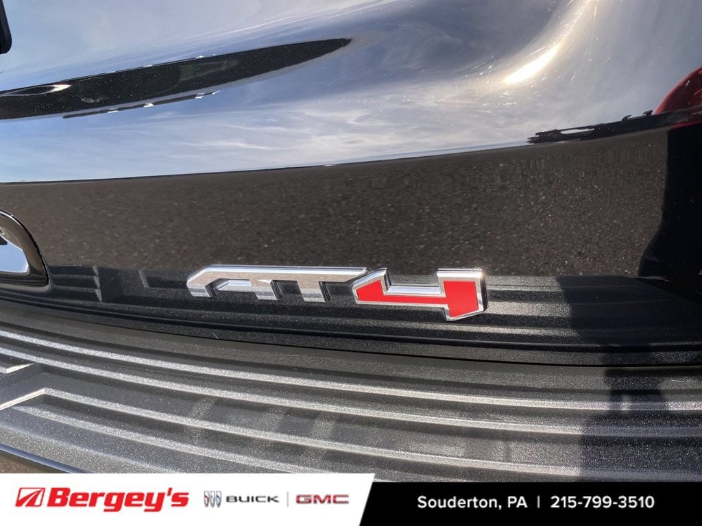 2024 GMC Yukon AT4 - Photo 36