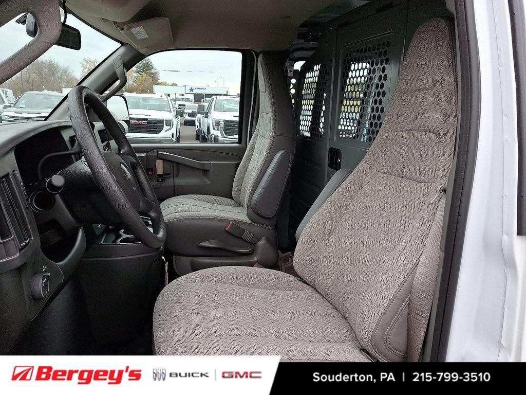 2025 GMC Savana Cargo Work Van - Photo 11