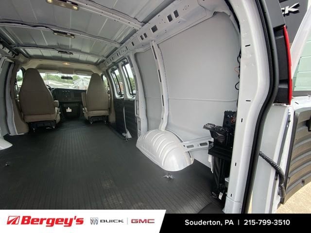 2025 GMC Savana Cargo Work Van - Photo 27