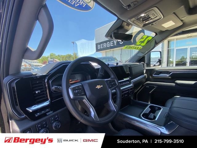 2025 Chevrolet Silverado 2500HD LTZ - Photo 11