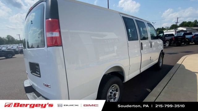 2025 GMC Savana Cargo Work Van - Photo 9