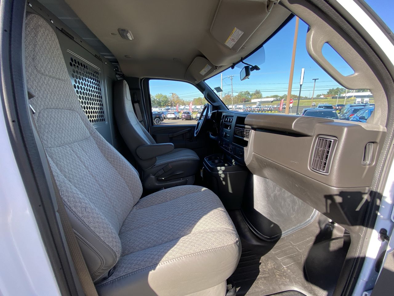 2025 GMC Savana Cargo Work Van - Photo 99