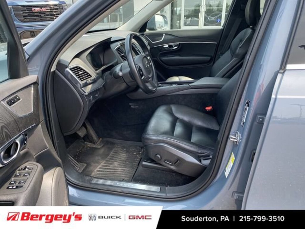 Used 2020 Volvo XC90 Momentum