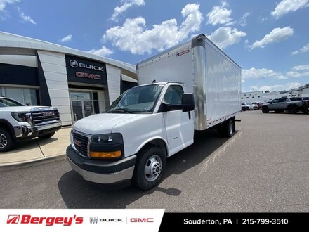 2025 GMC Savana Cutaway 3500 1WT Cutaway Van