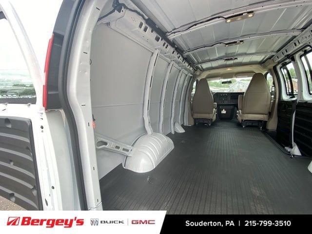 2025 GMC Savana Cargo Work Van - Photo 25