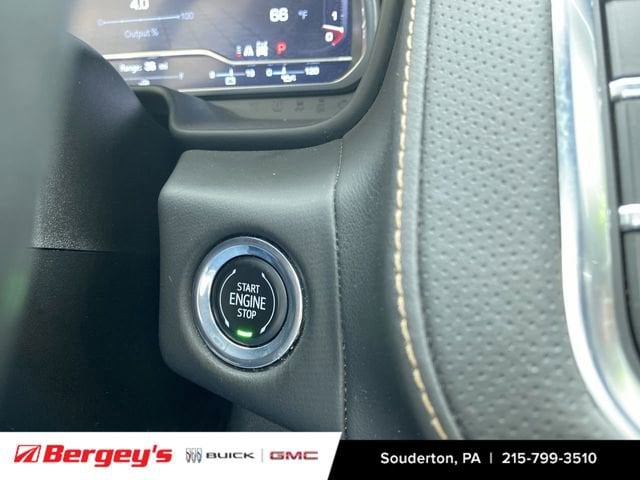 2023 GMC Yukon AT4 - Photo 19