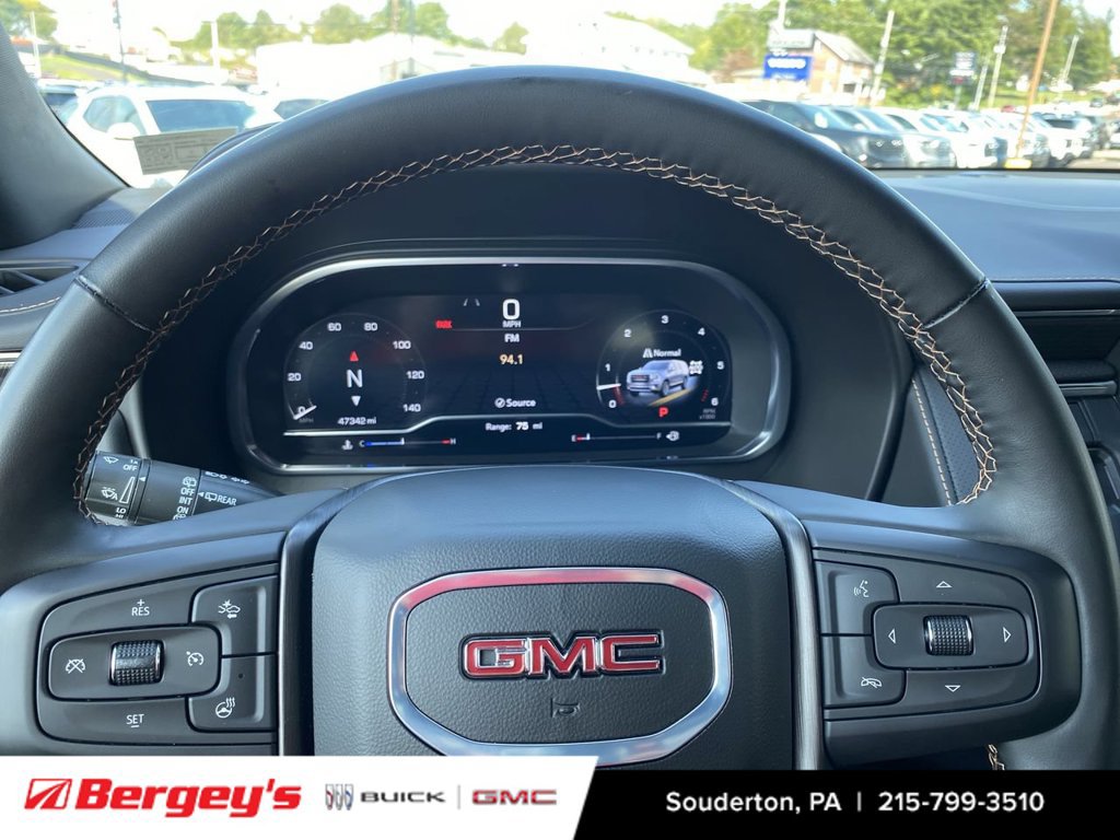 2024 GMC Yukon AT4 - Photo 14
