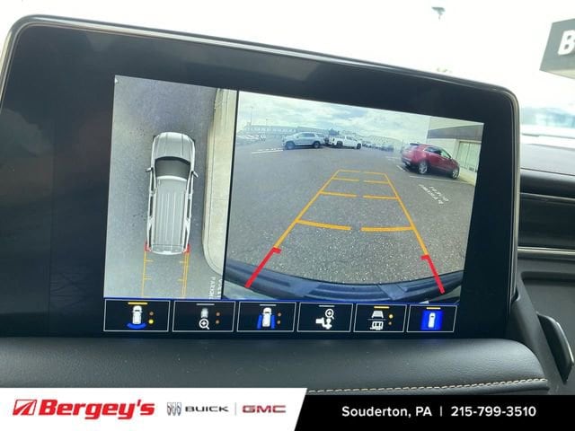 2023 GMC Yukon AT4 - Photo 17