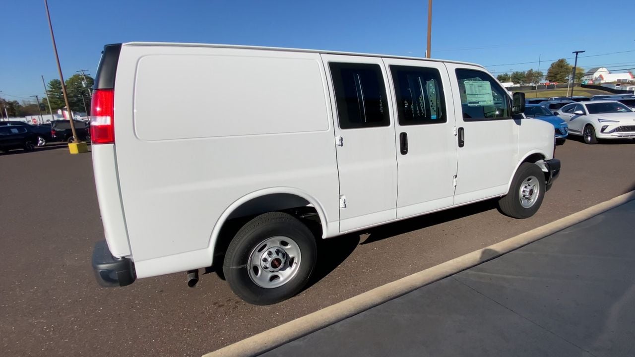 2025 GMC Savana Cargo Work Van - Photo 78