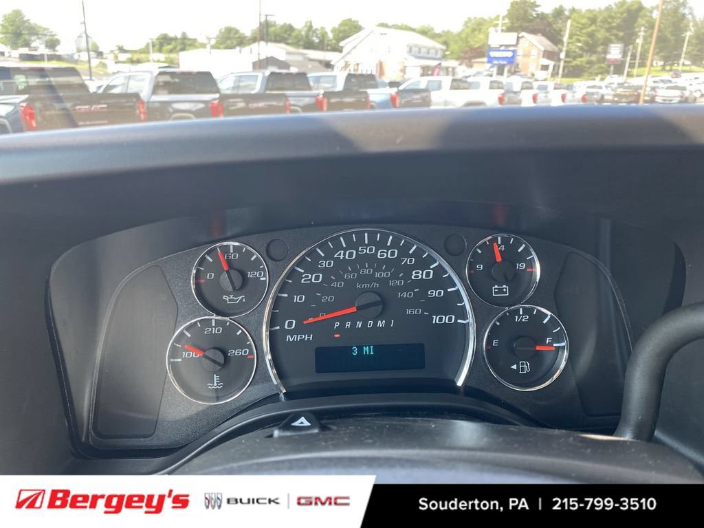 2025 GMC Savana Cargo Work Van - Photo 12